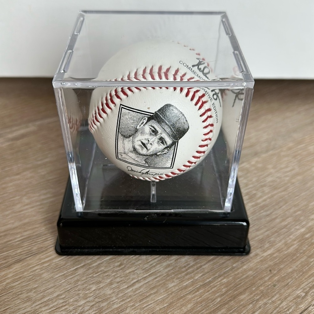 🔥 Nolan Ryan Commemorative Limited Edition Baseball with Showcase Box